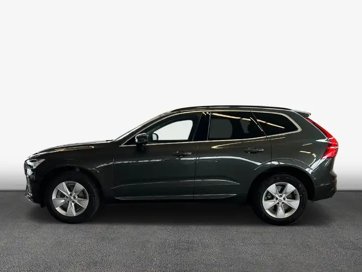 Left hand drive VOLVO XC 60 B4 Momentum Facelift High-Performance LED